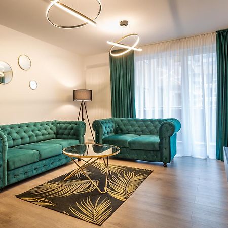Carpatilor Apart Hotel Brasov Bagian luar foto