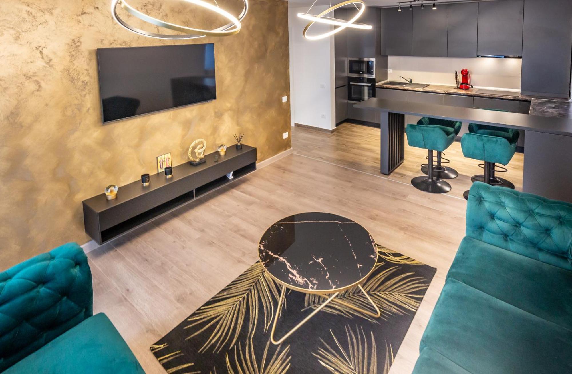 Carpatilor Apart Hotel Brasov Bagian luar foto